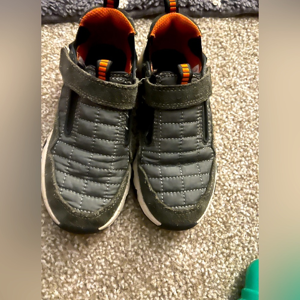Boys shoes